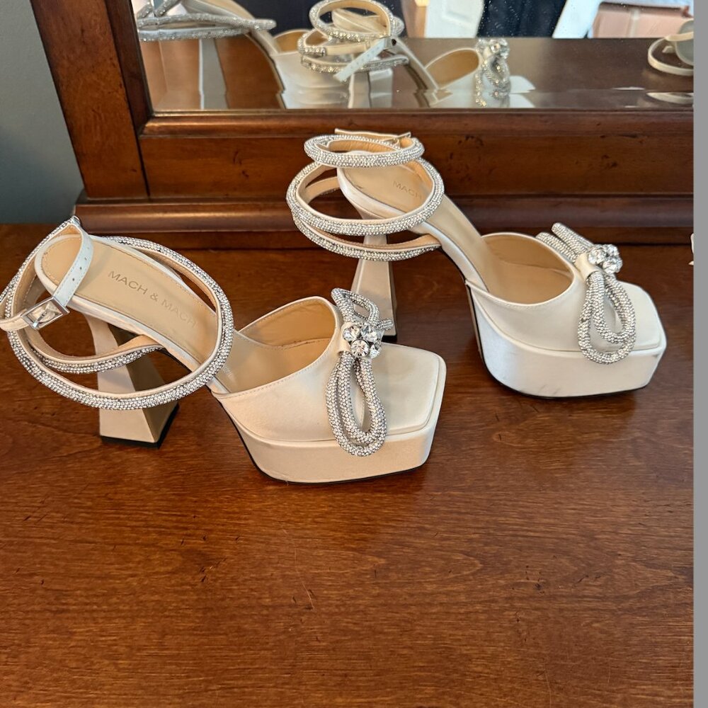 Mach & Mach double bow white platform heels - Picture 4 of 9